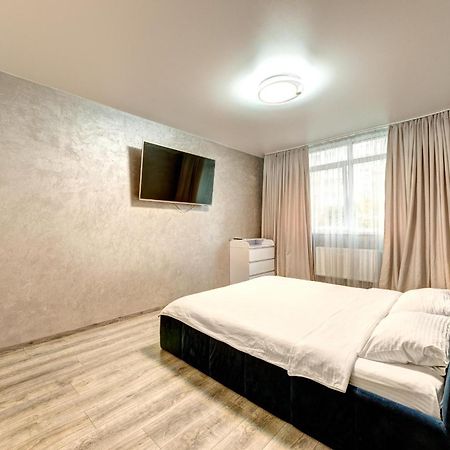Apartment Voskresenska 18 , Парковые Озера Kyjev Exteriér fotografie