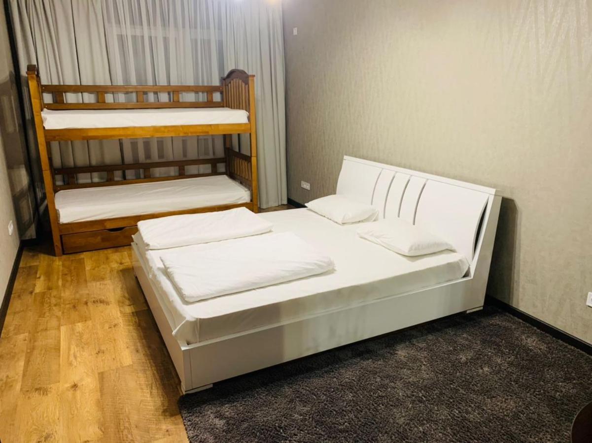 Apartment Voskresenska 18 , Парковые Озера Kyjev Exteriér fotografie