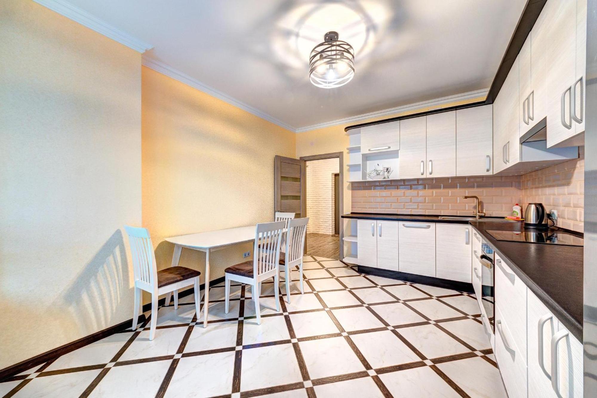 Apartment Voskresenska 18 , Парковые Озера Kyjev Pokoj fotografie