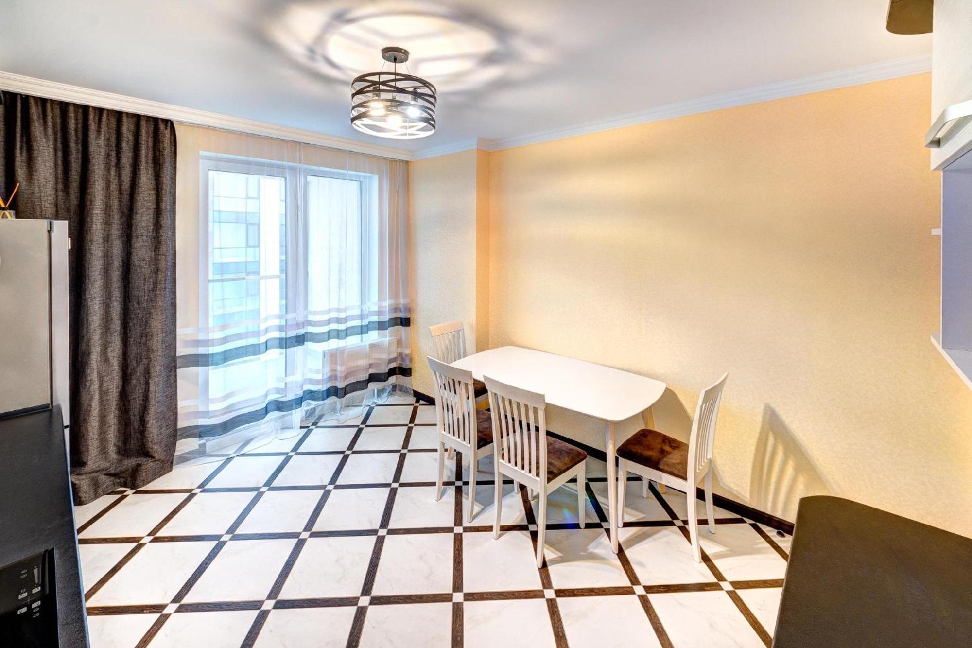 Apartment Voskresenska 18 , Парковые Озера Kyjev Pokoj fotografie