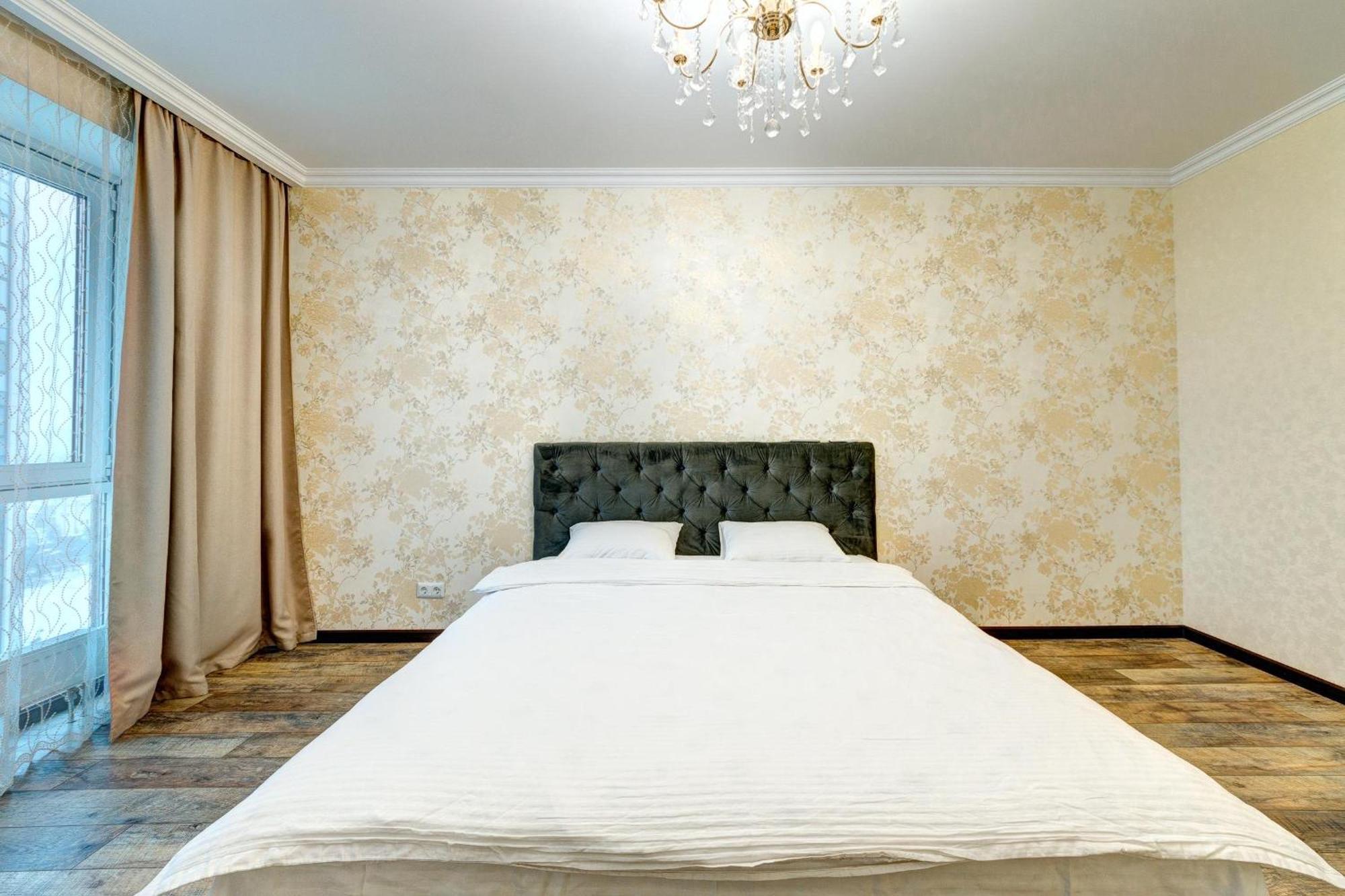 Apartment Voskresenska 18 , Парковые Озера Kyjev Pokoj fotografie
