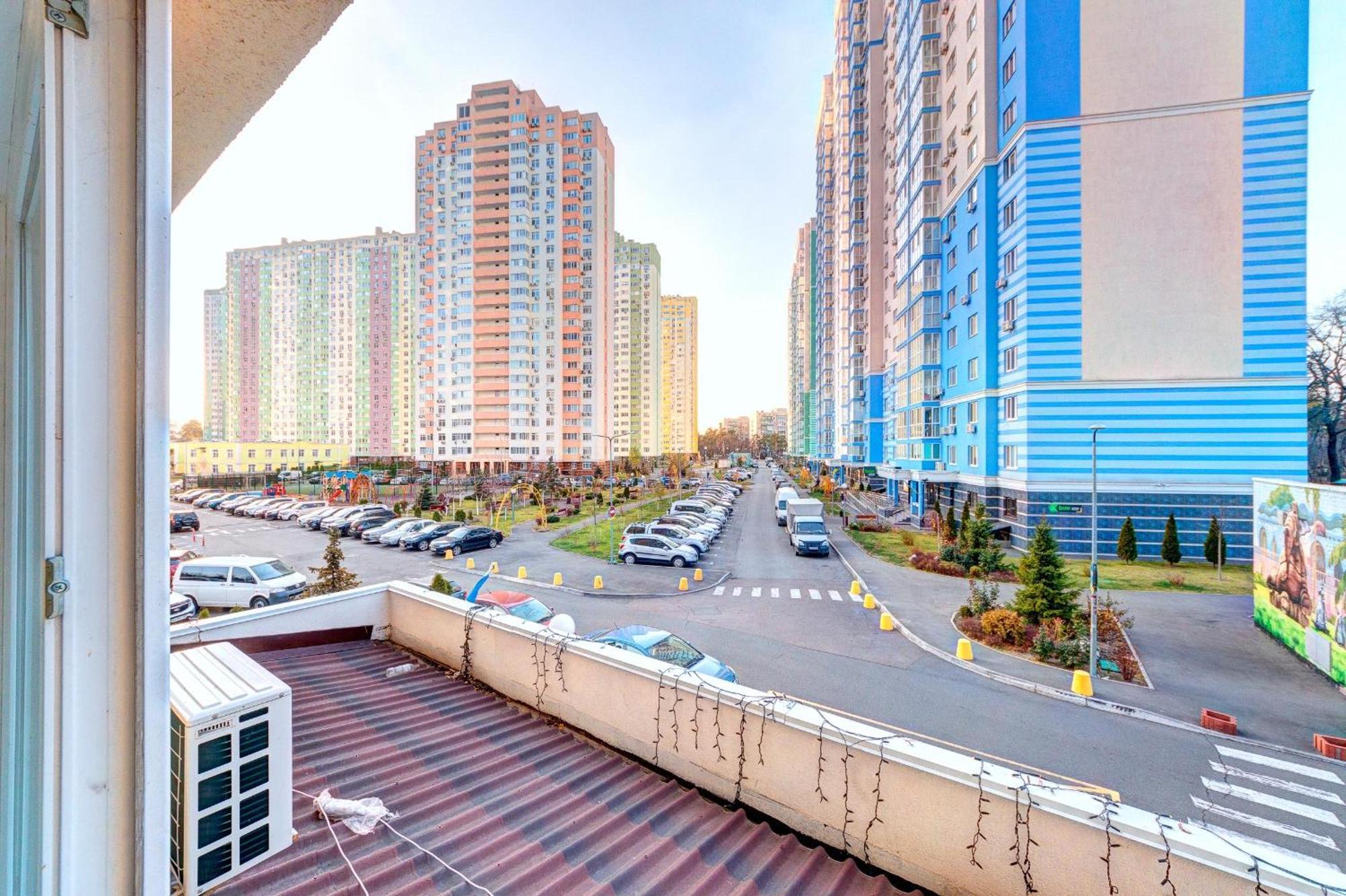 Apartment Voskresenska 18 , Парковые Озера Kyjev Pokoj fotografie