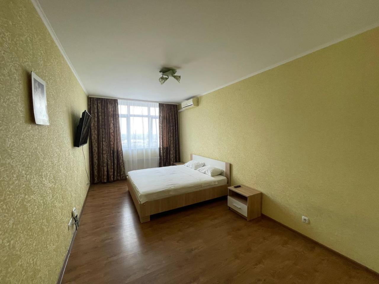 Apartment Voskresenska 18 , Парковые Озера Kyjev Exteriér fotografie